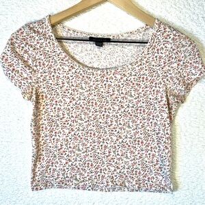 American Eagle Floral Cropped Tee Shirt pink burgundy green cream size XS